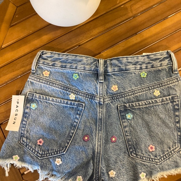 PacSun Denim Flower Shorts - Picture 4 of 5